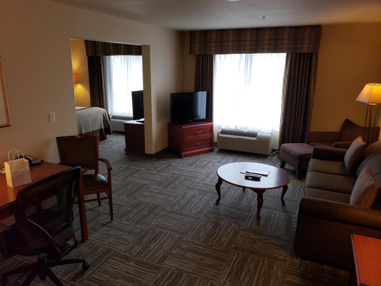 Wingate By Wyndham - West Hotel